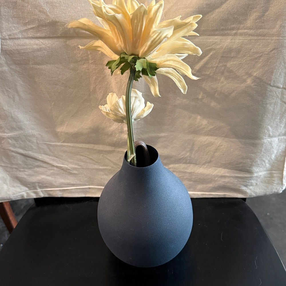 Magnolia Cream Flower in Blue Vase - Picture 4 of 5